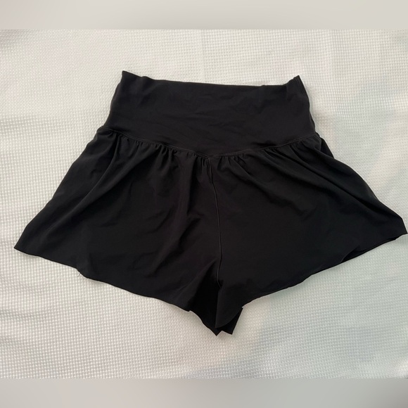 ⚡️OFFLINE By Aerie Real Me Crossover Flowy Short - Picture 2 of 4